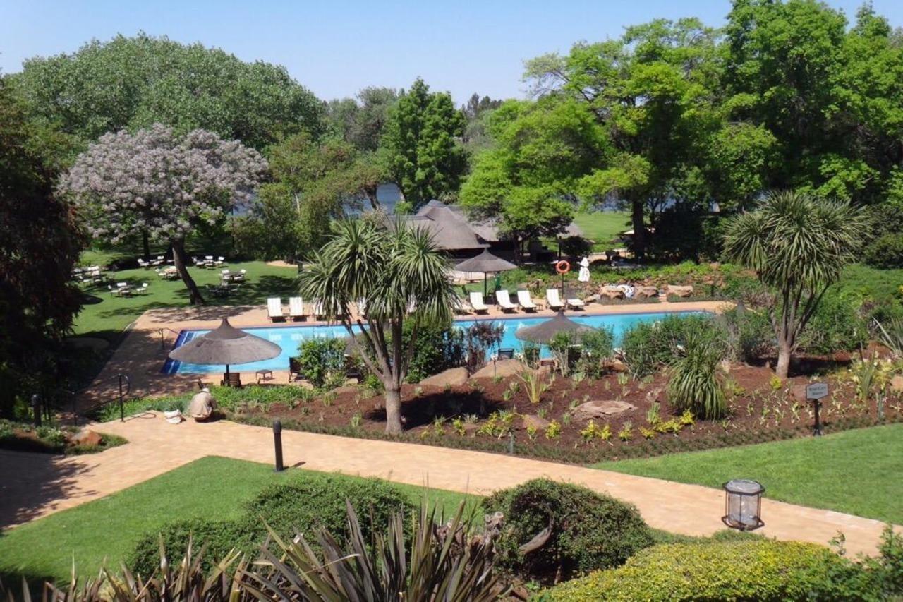Riverside Sun Vanderbijlpark Exteriör bild