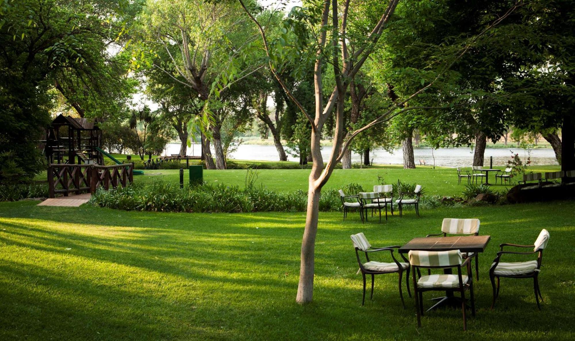 Riverside Sun Vanderbijlpark Exteriör bild