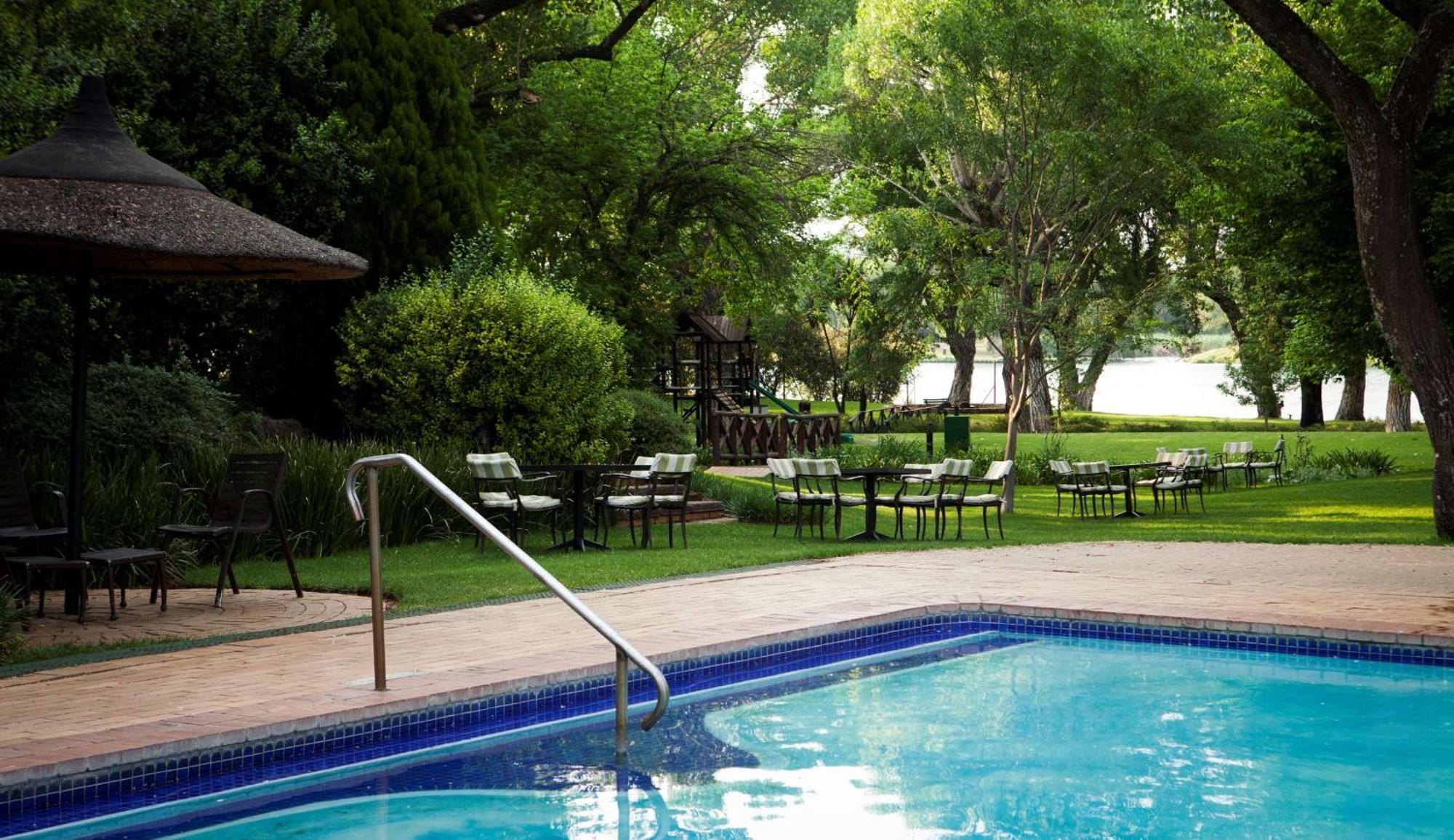 Riverside Sun Vanderbijlpark Exteriör bild